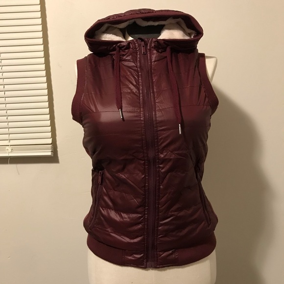 Stefano Di Roma Hoodie Puffy Vest Women’s Size L Color Wine Fur Lining
Pocket’s - Picture 14 of 14